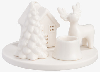 Bild av stilren ljusstake med vintermotiv i vit keramik