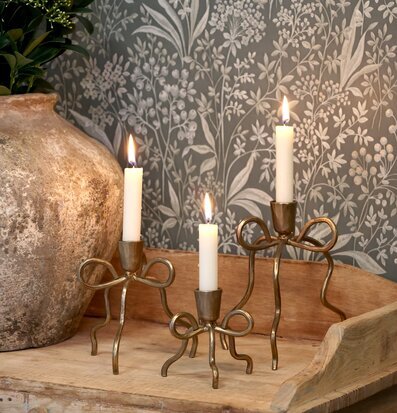 Ljusstake Rosett Antik Mässing Medium Chic Antique Ljusstakar Adventsstakar Ljushållare Ljushyllor