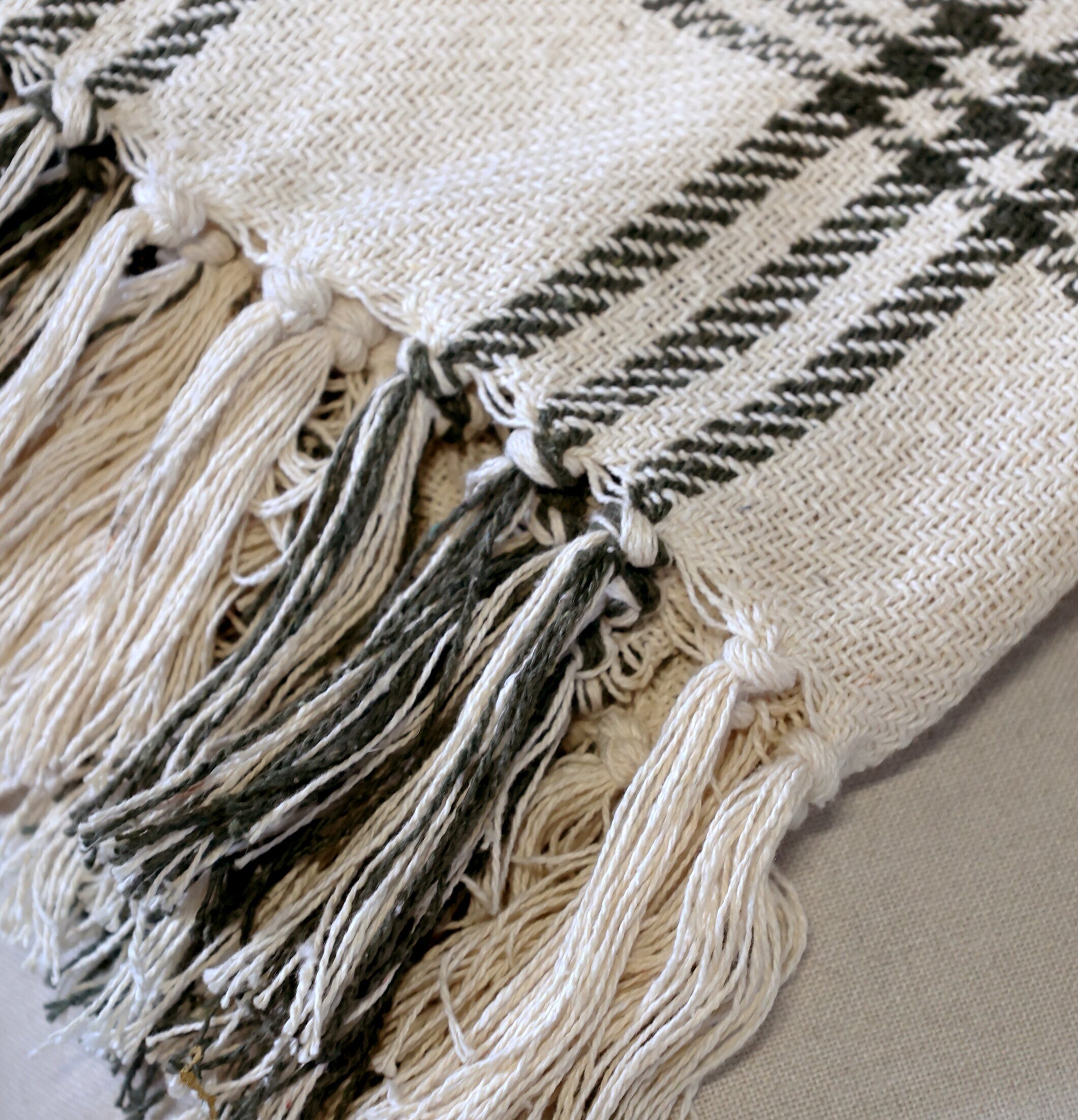 Aix Pläd Oliv/Creme Chic Antique Täcken, filtar, plädar och överkast Filtar Plädar Överkast