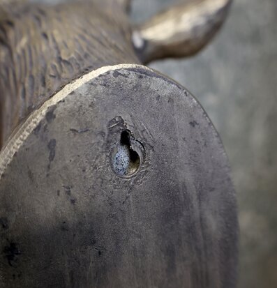 Bild av hjort väggdekoration i antik mässing med upphängning