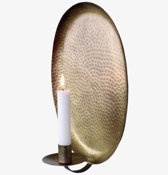 Bild av väggljusstake i antik mässing med hamrad yta