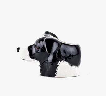 Bild av äggkopp formad som border collie i keramik svartvit
