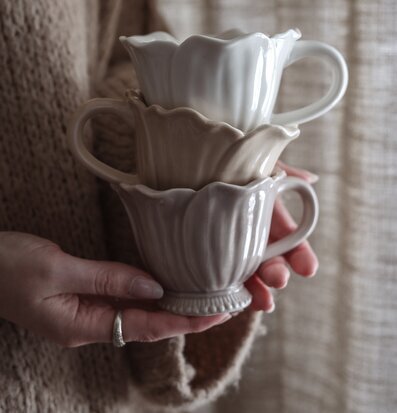 Majas Blomstra Mugg Cottage Muggar/koppar i porslin, keramik, papper eller biologiskt material organiskt ekologiskt Termomuggar utan