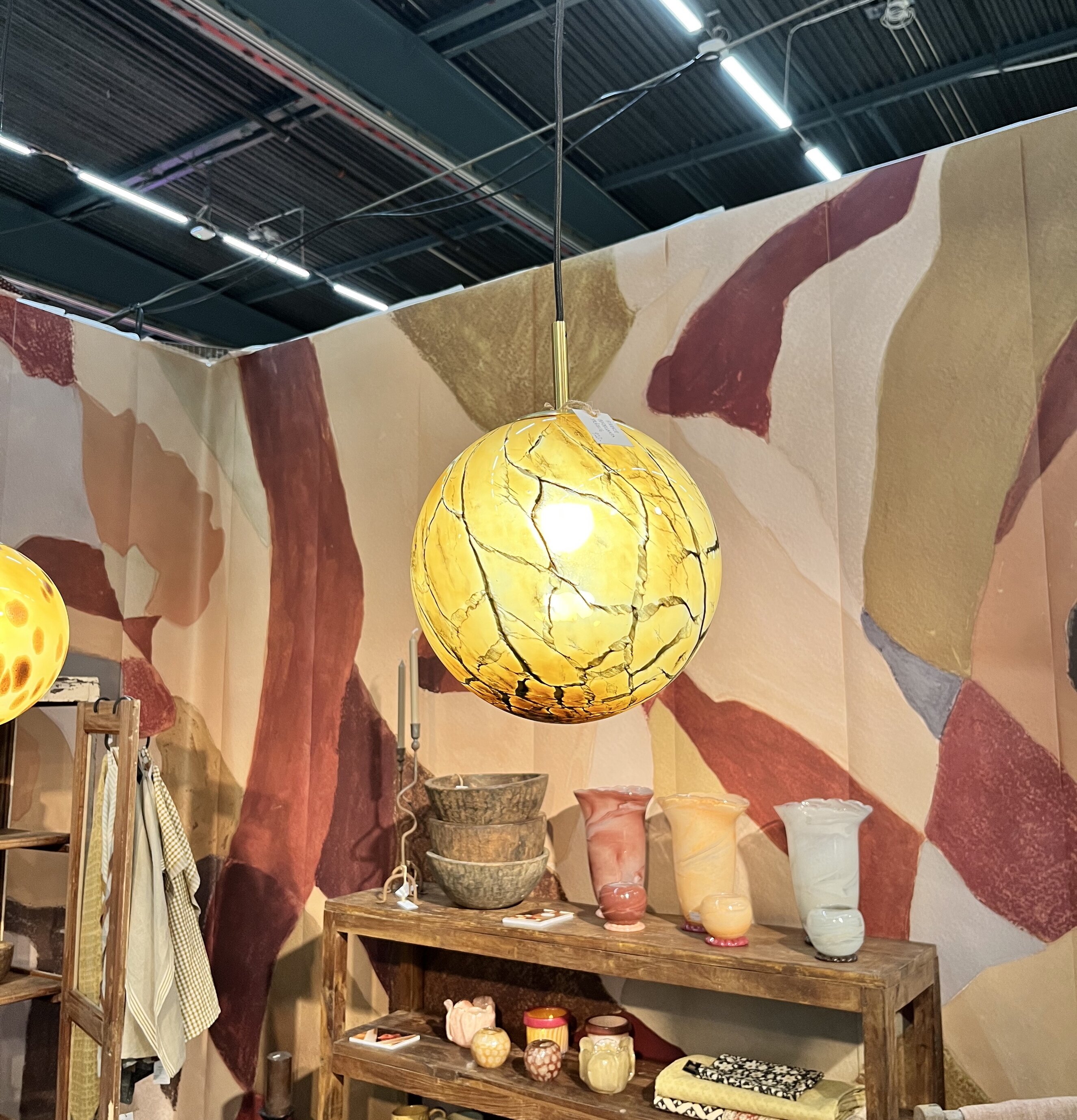 Firenze Pendellampa Spräcklig Olsson & Jensen Lampor Taklampor Golvlampor Bordslampor LED-lampor Ledlampor Fönsterlampor Ljusslingor för dekoration