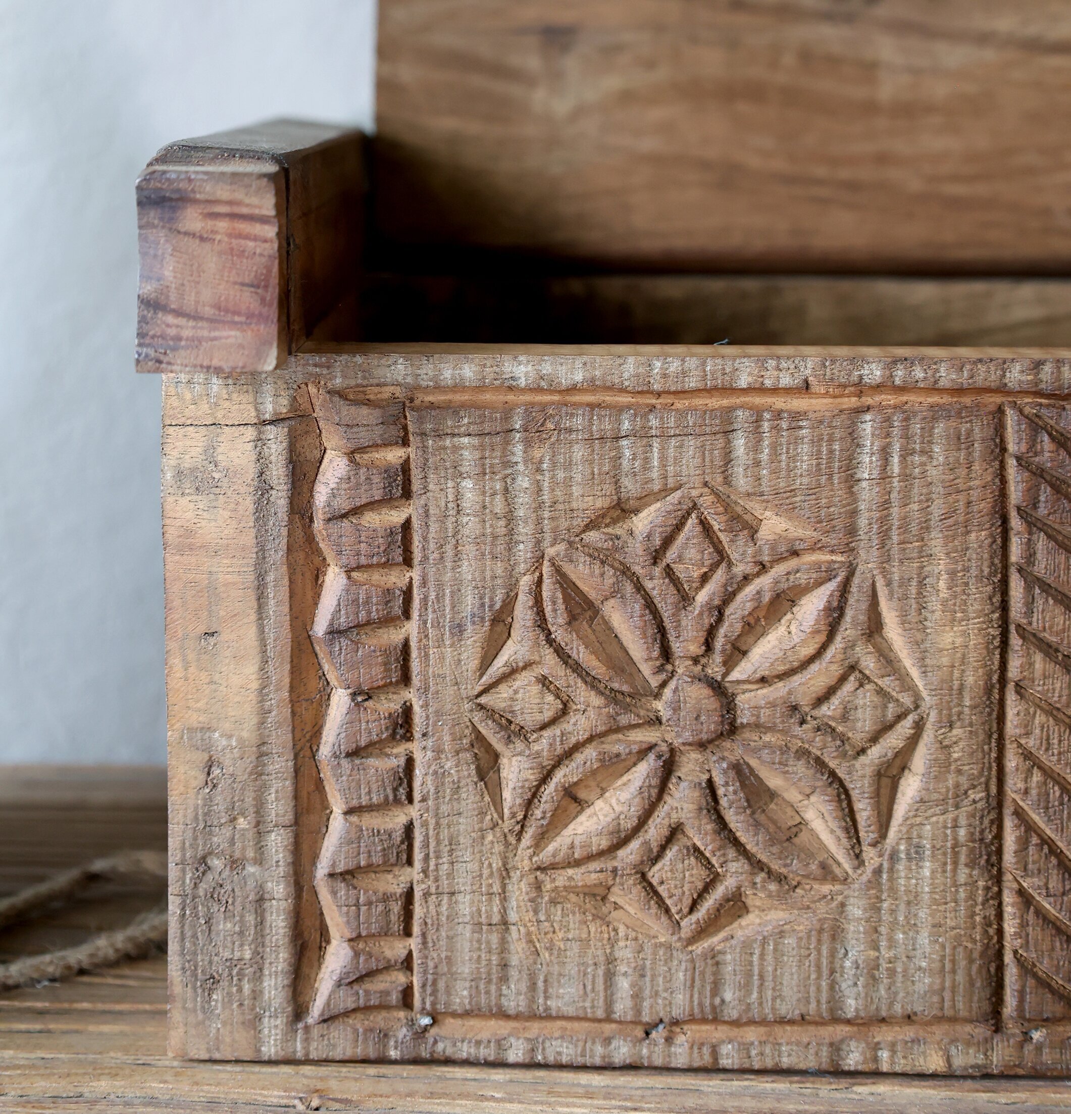 Träbox Med Mönster Chic Antique Förvaringslådor och korgar Boxar Förvaringsboxar Porslinsboxar Trälådor Smyckesboxar i porslin Förvaringsbrickor