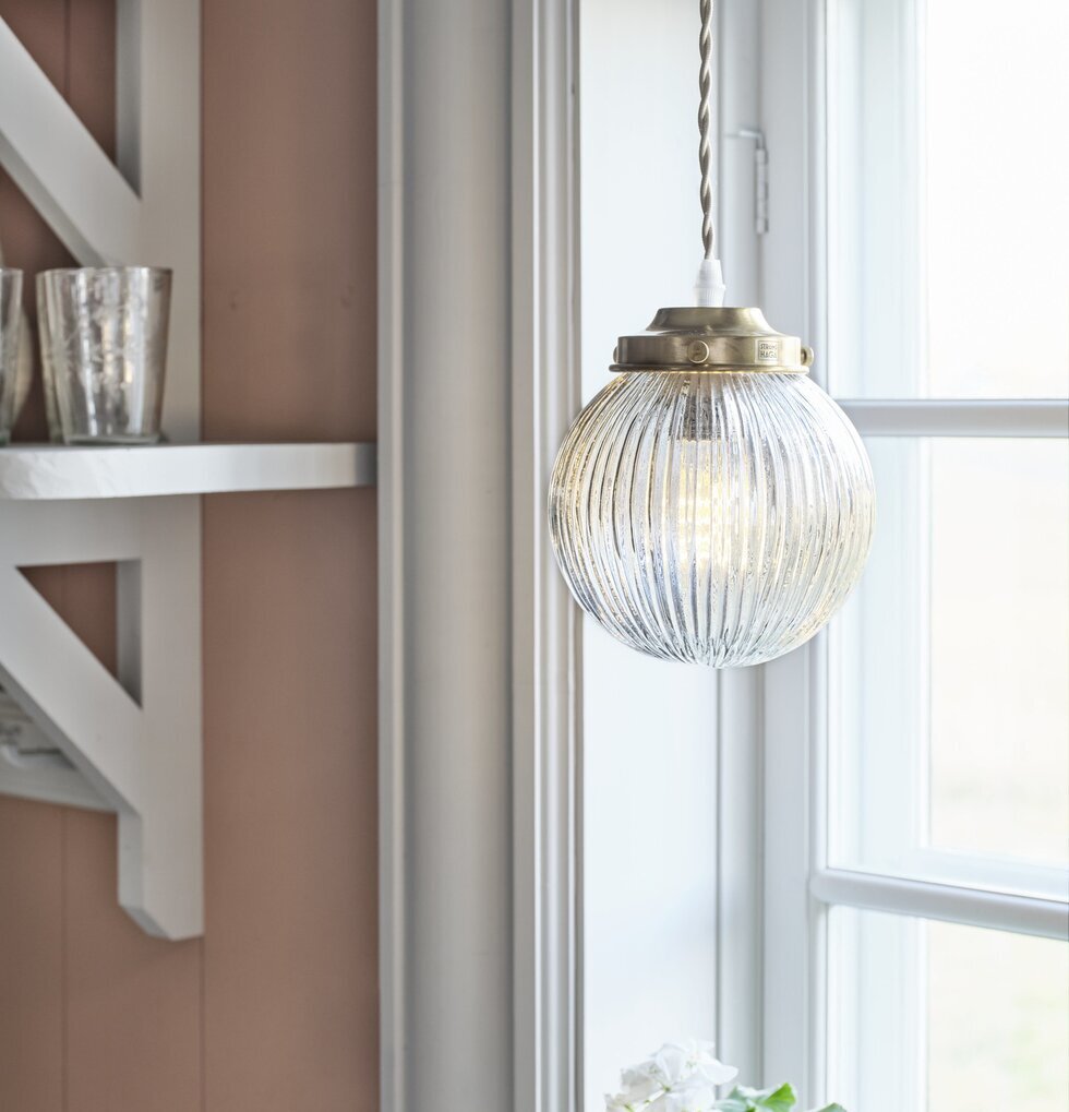 Taklampa Eivor Mässing/Klar Strömshaga Lampor Taklampor Golvlampor Bordslampor LED-lampor Ledlampor Fönsterlampor Ljusslingor för dekoration