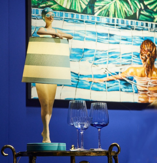 Bordslampa Lady In Swimsuit Werner Voss Lampor Taklampor Golvlampor Bordslampor LED-lampor Ledlampor Fönsterlampor Ljusslingor för dekoration