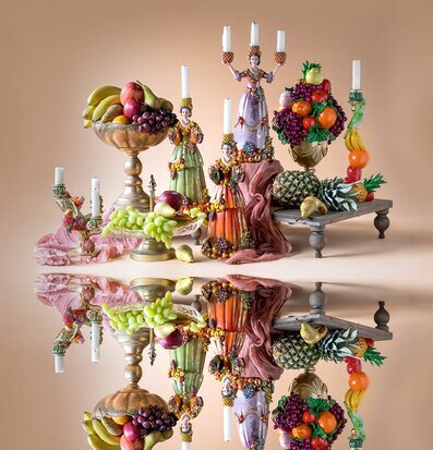 Foto: Fruktstilleben med figurformade ljusstakar 56