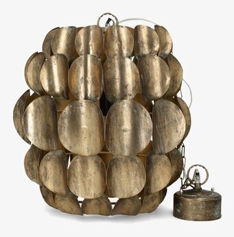 Foto: Taklampa i patinerad mässing med metallblad