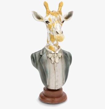 Foto på dekorationsbyst med giraffhuvud och kavaj