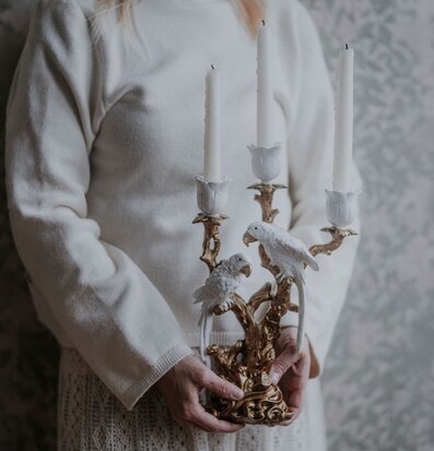 Bild: Skulptural ljusstake med fåglar och tre ljus