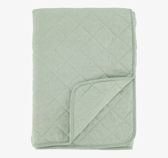 Foto: Grönvit quiltad pläd med smala ränder rutmönster