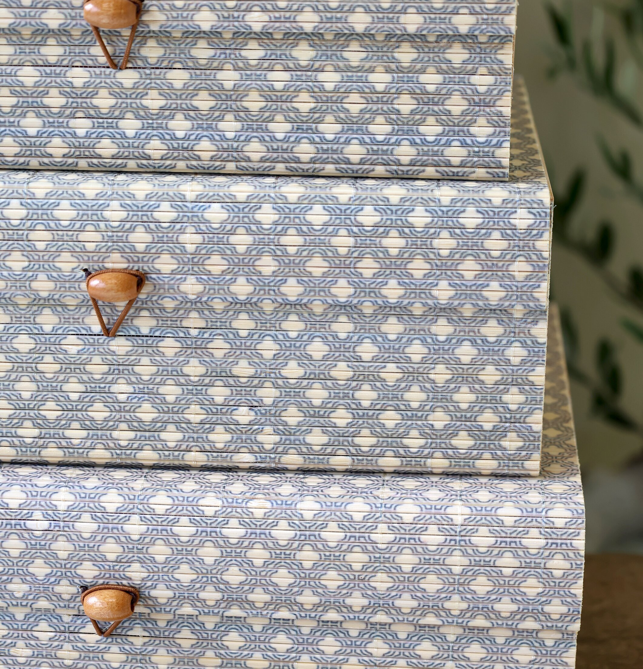 Amilly Förvaringsask Set/3 Opal Chic Antique Förvaringslådor och korgar Boxar Förvaringsboxar Porslinsboxar Trälådor Smyckesboxar i porslin