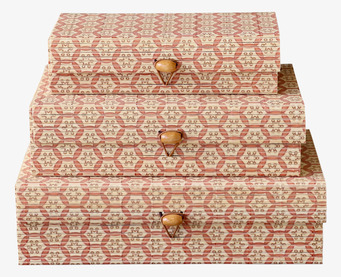 Foto: Staplade förvaringsaskar i coral blush-mönster