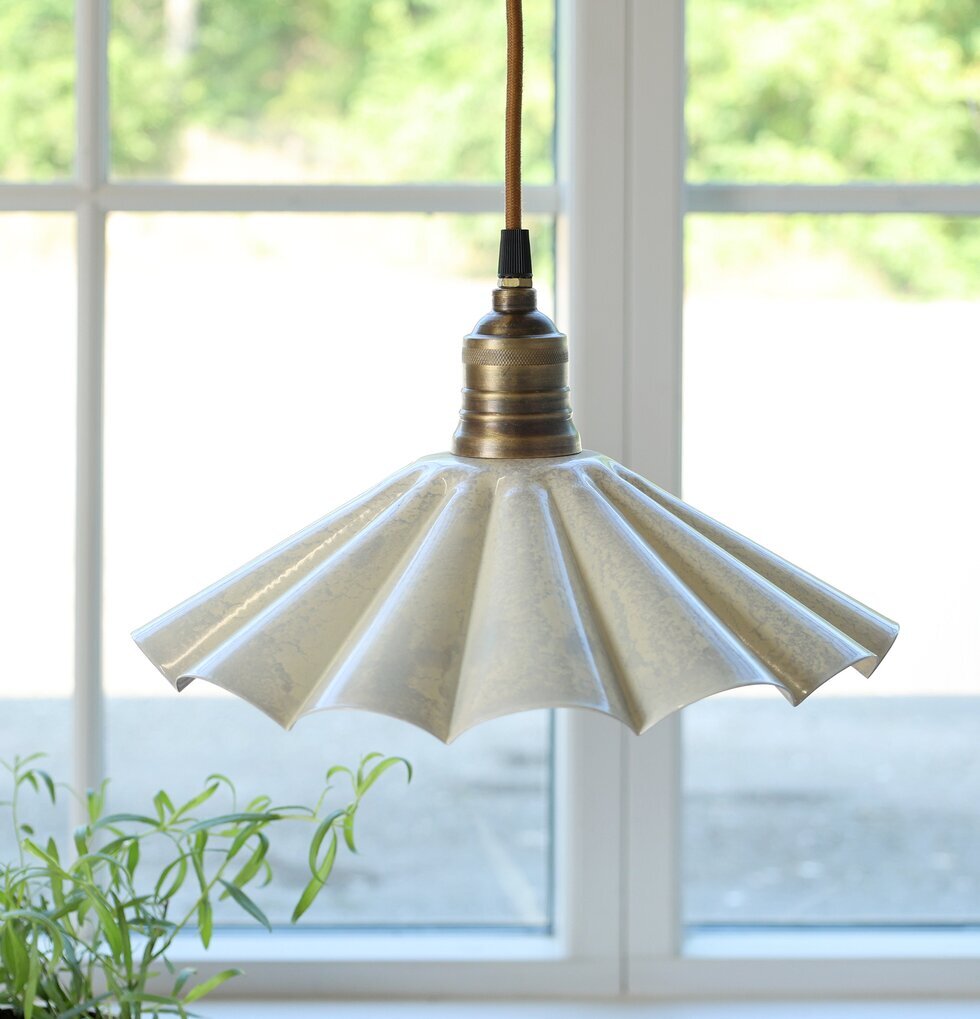 Taklampa Lunel Creme Chic Antique Lampor Taklampor Golvlampor Bordslampor LED-lampor Ledlampor Fönsterlampor Ljusslingor för dekoration