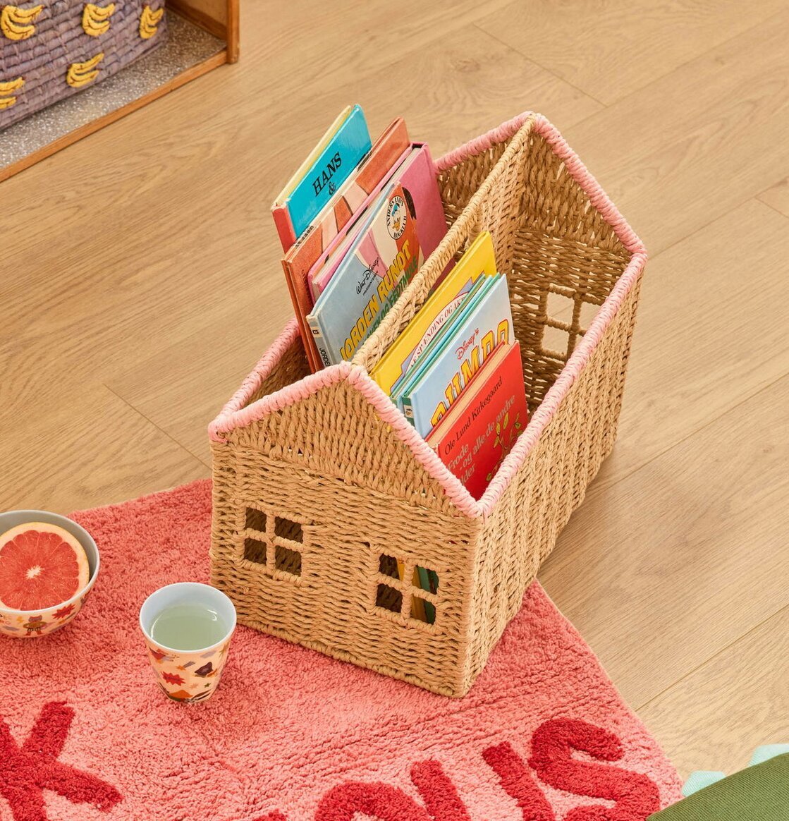 Tidnings/Bokförvaring Hus Rosa Rice Förvaringslådor och korgar Boxar Förvaringsboxar Porslinsboxar Trälådor Smyckesboxar i porslin Förvaringsbrickor Murstensformar