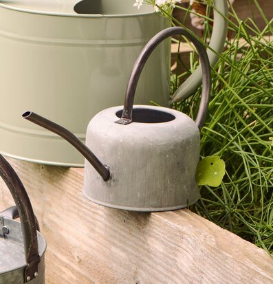 Vattenkanna Grå 0,9 liter IB Laursen Vattenkannor för inomhusbruk utomhusbruk