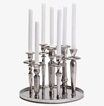 Ljusbricka Rund 7 ljus från THG med sju vita ljus på bricka