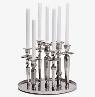 Ljusbricka Rund 7 ljus från THG med sju vita ljus på bricka