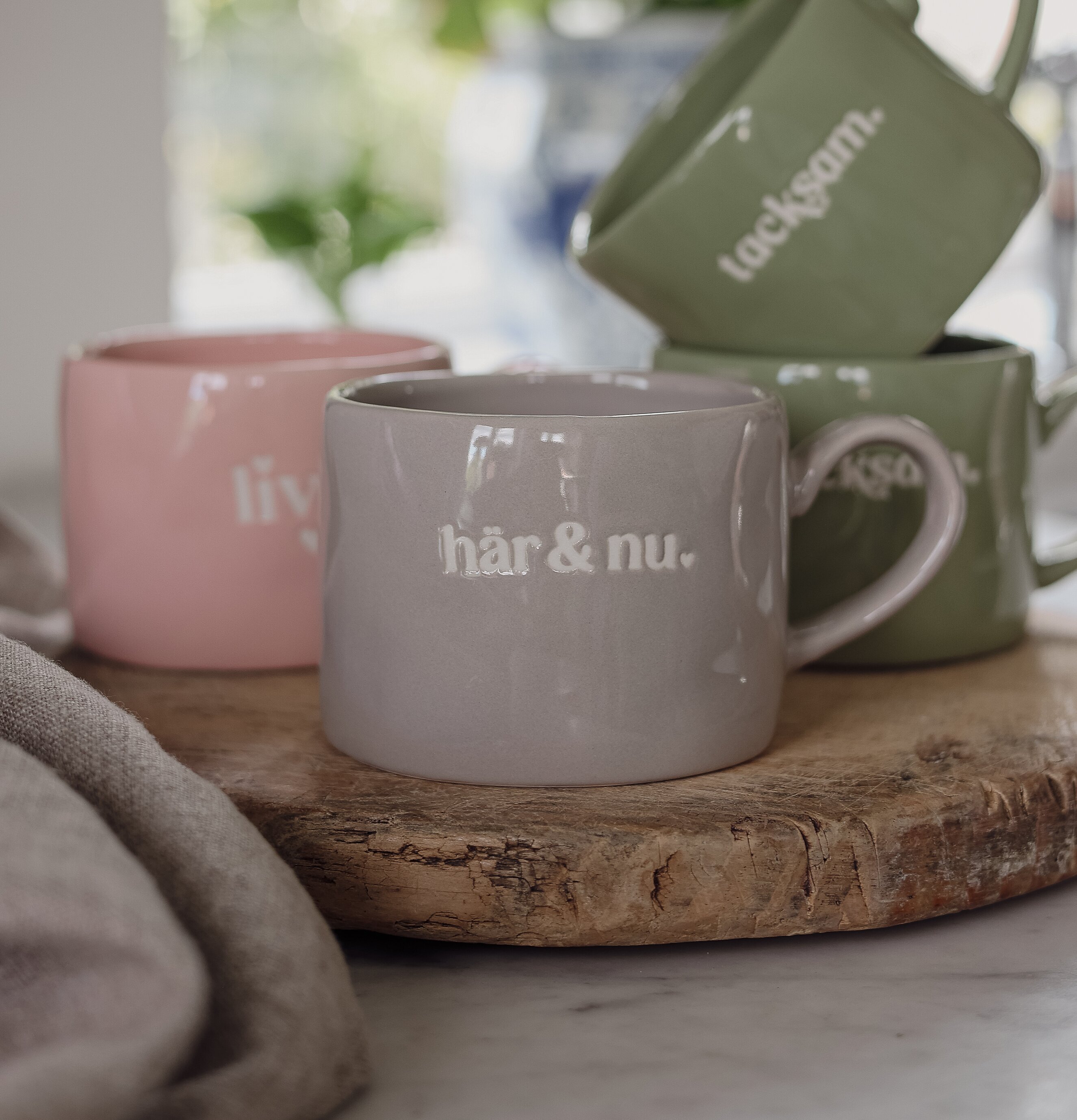 Mugg Här & Nu - Majas Cottage Muggar/koppar i porslin, keramik, papper eller biologiskt material organiskt