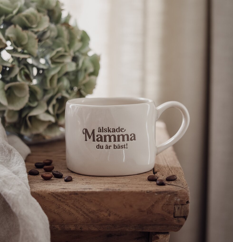 Mugg - Älskade Mamma Majas Cottage Muggar/koppar i porslin, keramik, papper eller biologiskt material organiskt ekologiskt