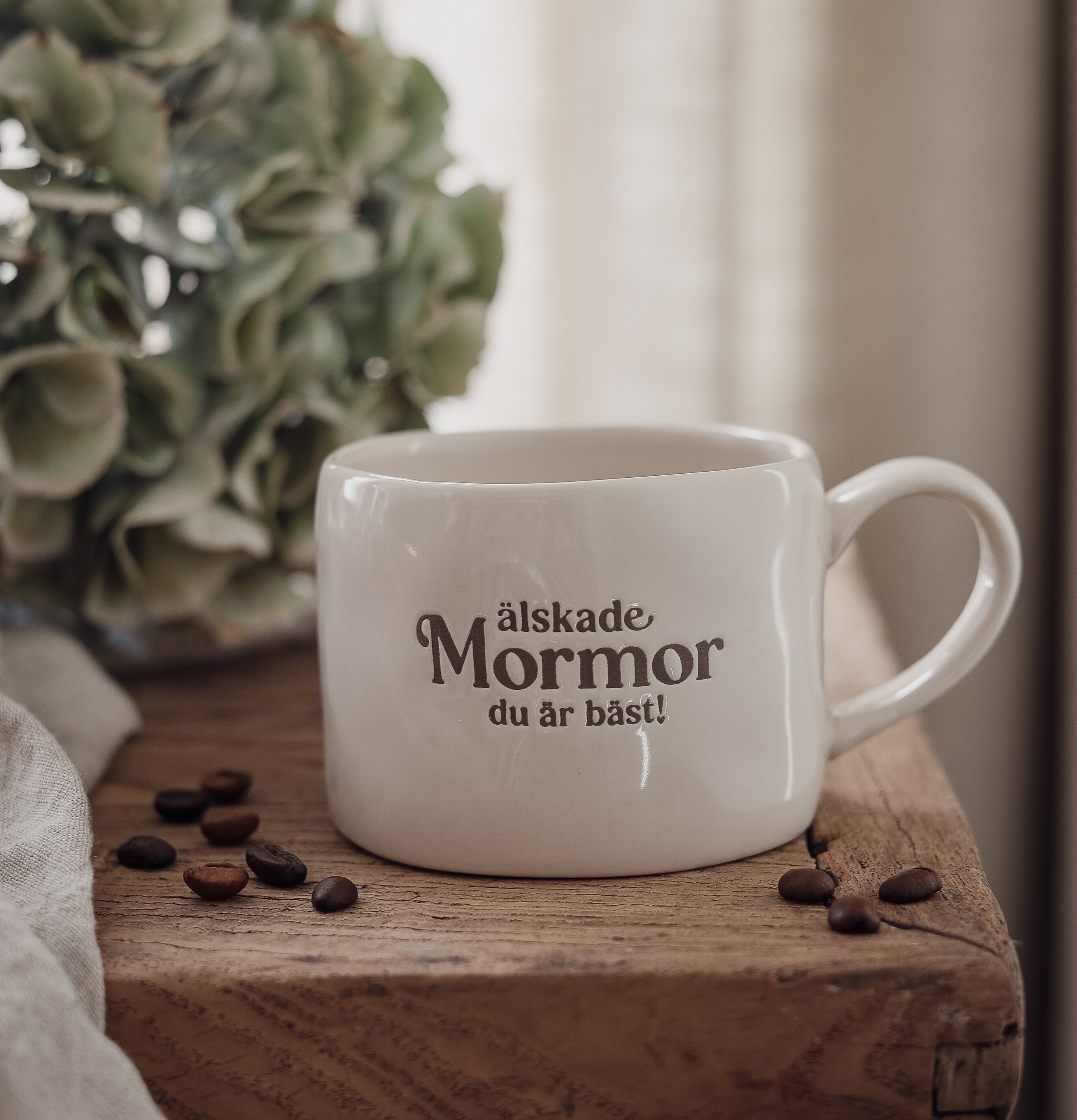 Mugg - Älskade Mormor Majas Cottage Muggar/koppar i porslin, keramik, papper eller biologiskt material organiskt ekologiskt