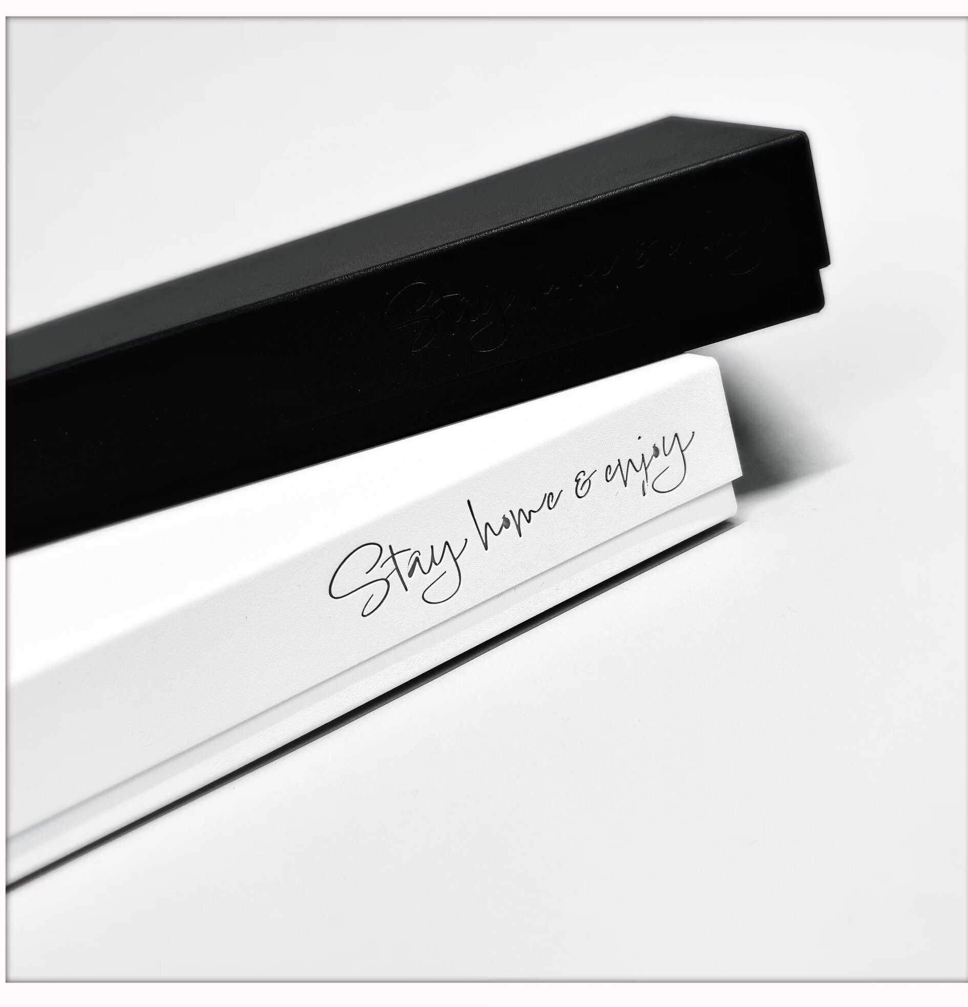 #ÄlskaPlåt Kylplatta Vit Svart Älskaplåt Övrig prydnad/dekoration för inredning innemiljö utemiljö