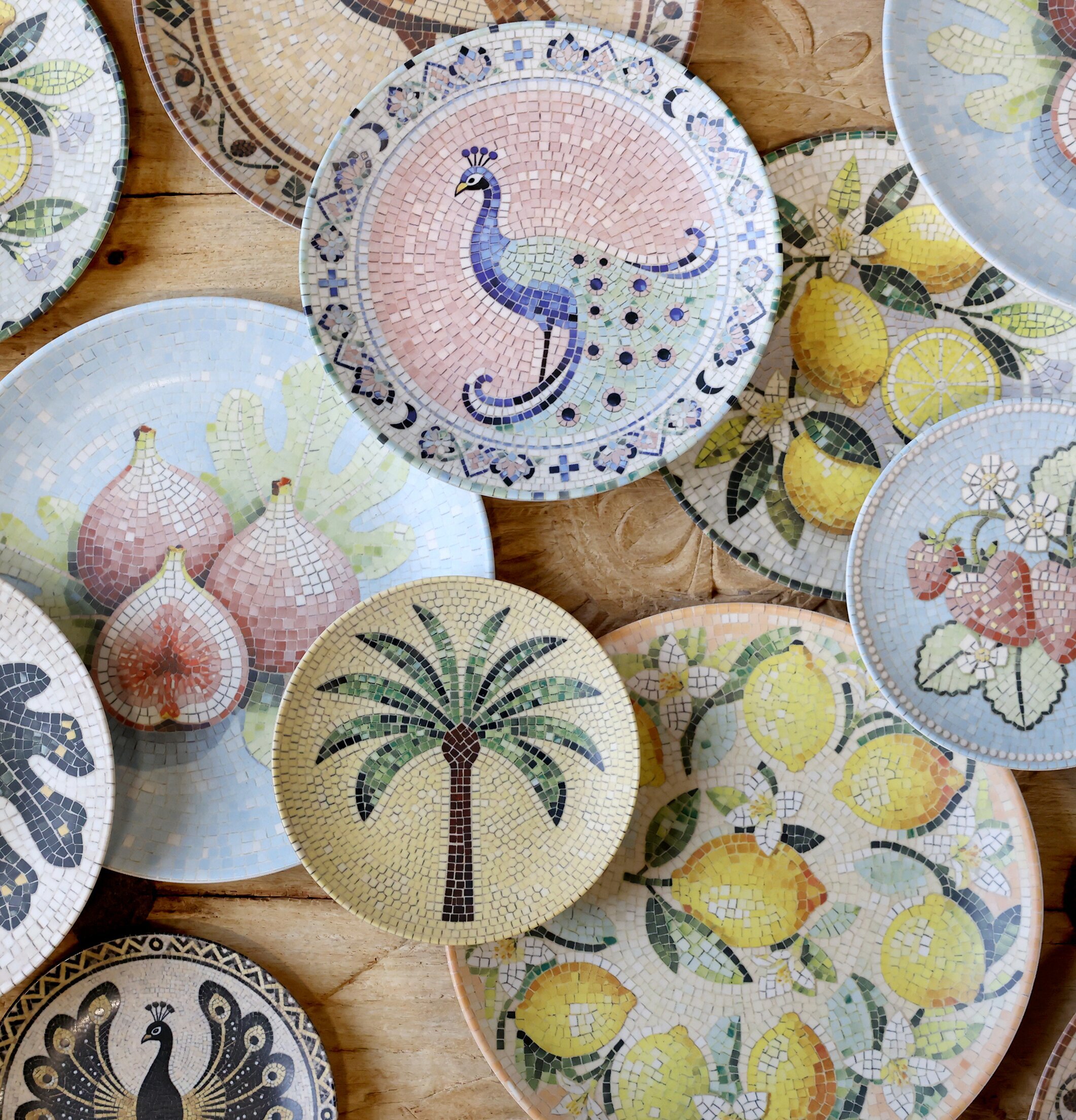 Tallrik Mosaik Citron Ø26,5cm Assiett Ø21cm Påfågel Ø16cm Chic Antique Tallrikar Djupa tallrikar (ej skål) Desserttallrikar
