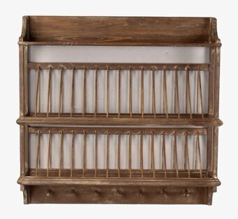 Foto: Väggmonterad tallrikshylla i naturträ, spjälor