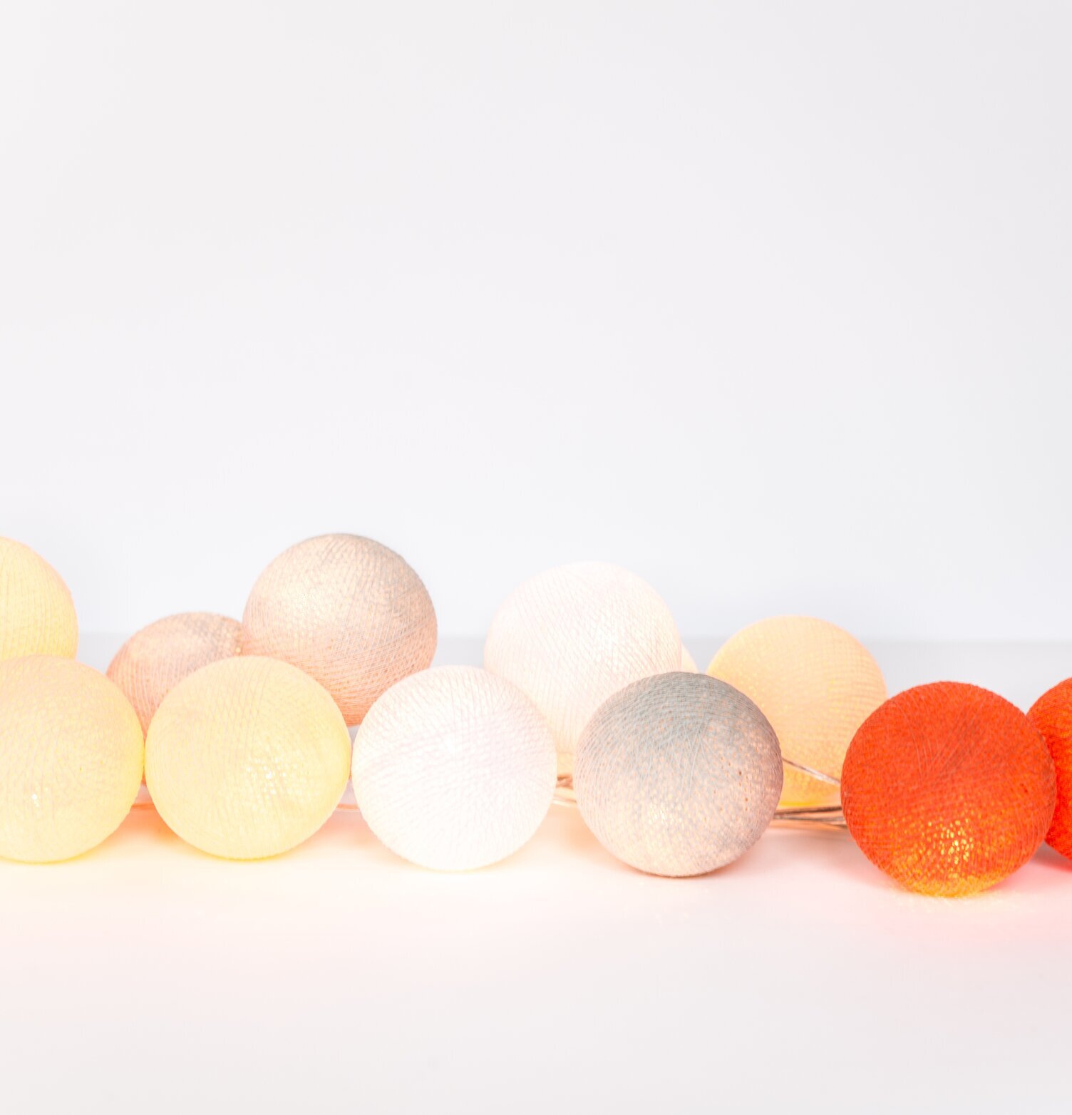 Ljusslinga Youssef 35 från Happy Lights i varierande färger