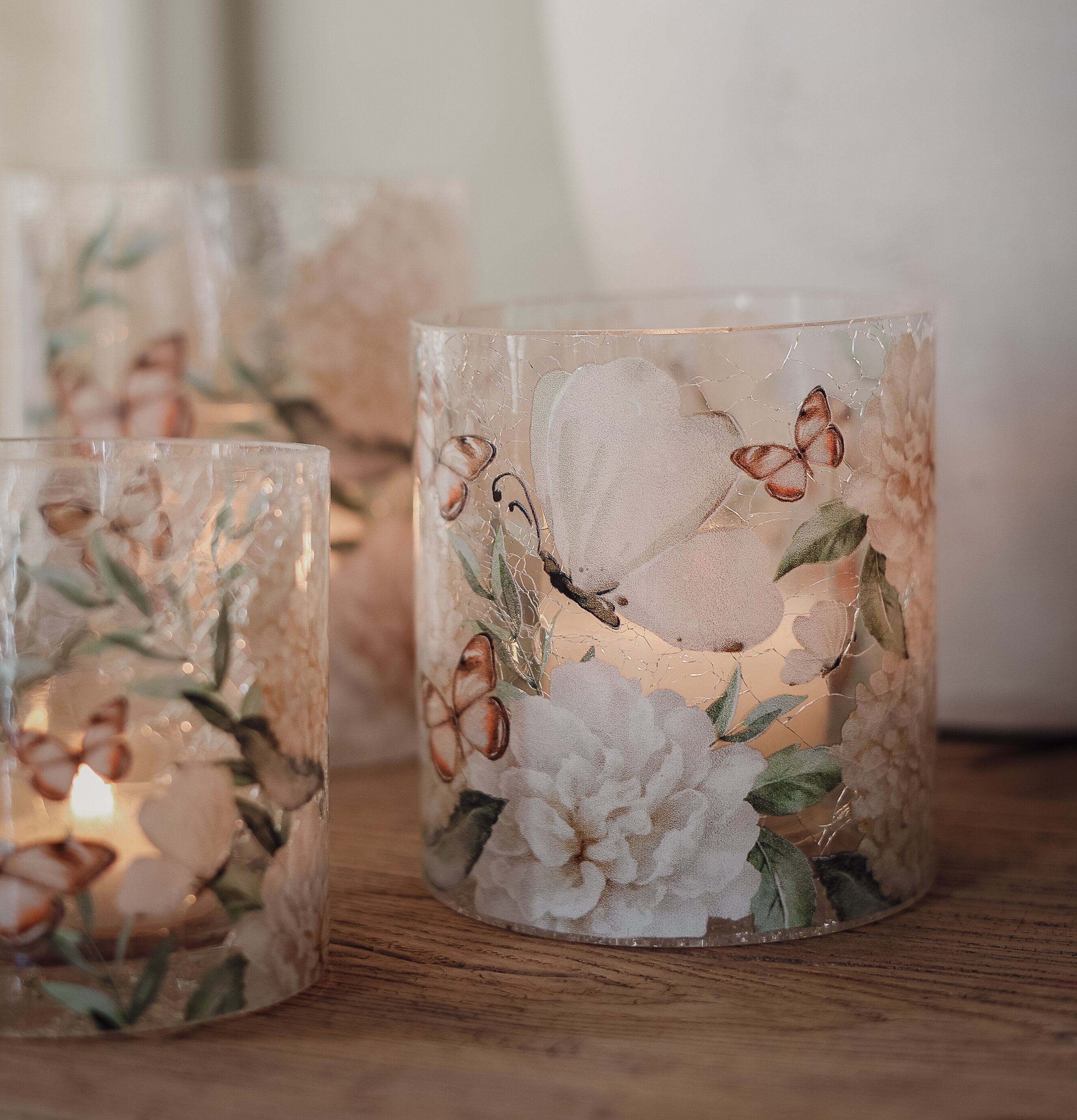 Majas Lykta Hortensia & Butterflies 9x10cm Cottage Lyktor Endless Light Ljuslyktor