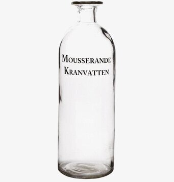 Mousserande Kranvatten från Interstil i stilren glasflaska