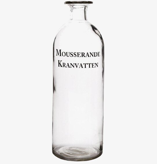 Mousserande Kranvatten från Interstil i stilren glasflaska