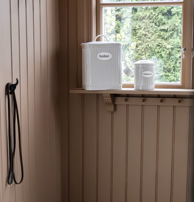 Plåtburk Hugo Hundmat Beige Hundgodis Strömshaga Plåtburkar Metallburkar