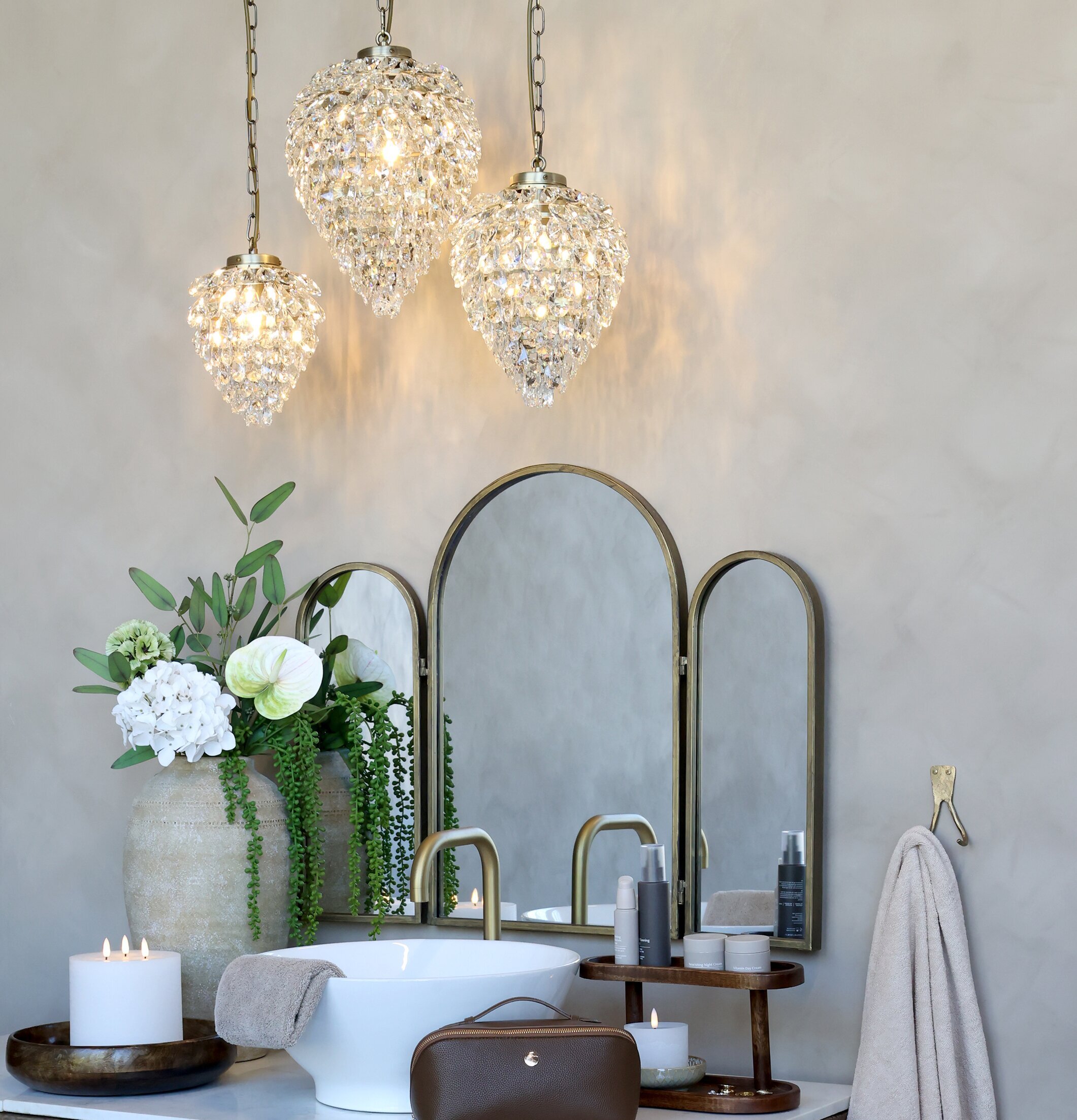 Ljuskrona Versailles Hög Mellan Chic Antique Lampor Taklampor Golvlampor Bordslampor LED-lampor Ledlampor Fönsterlampor Ljusslingor för dekoration