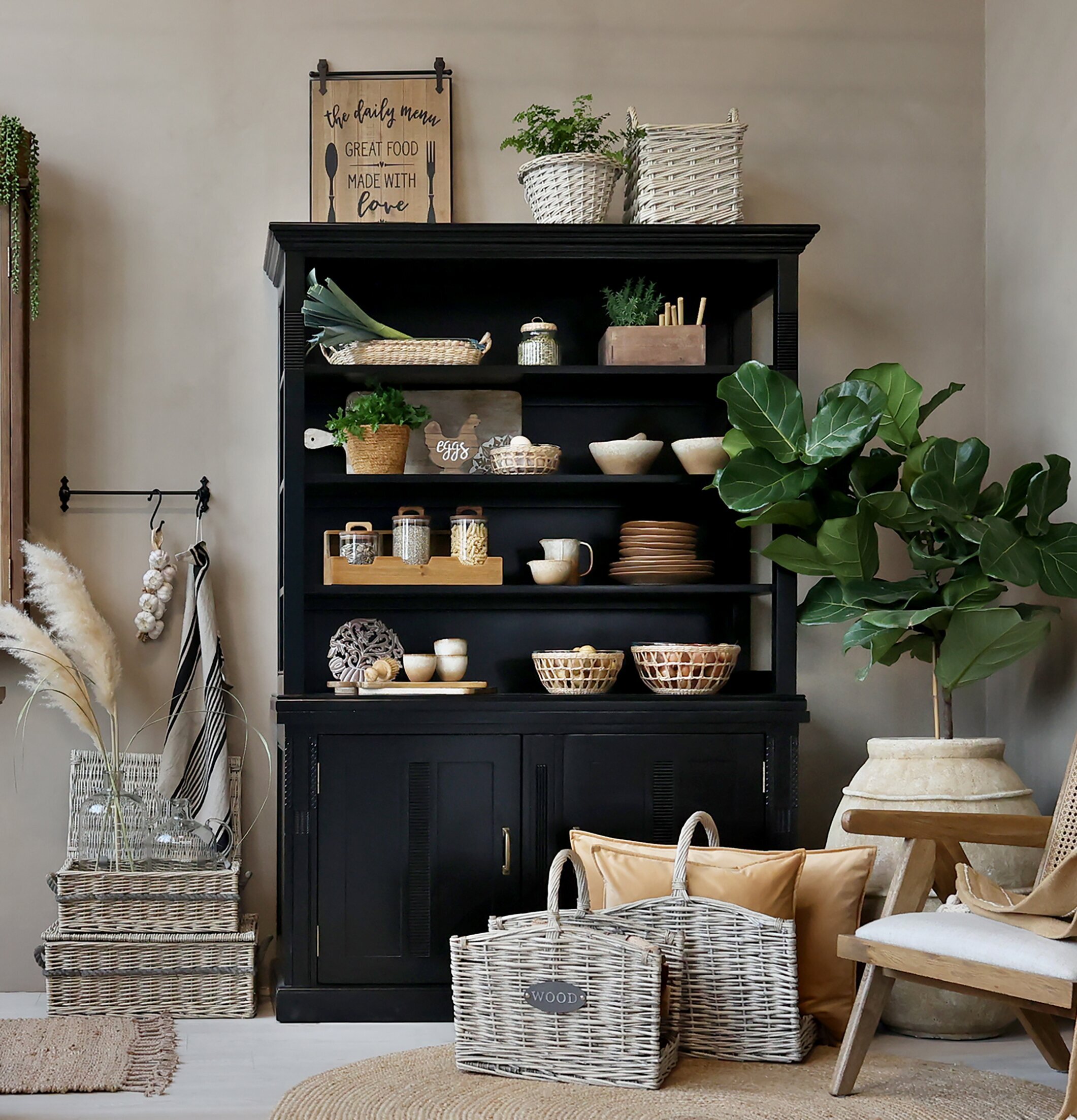 Marseille Skåp Svart Chic Antique (ej för nycklar eller medicin) Vägghyllor som mer är en möbel