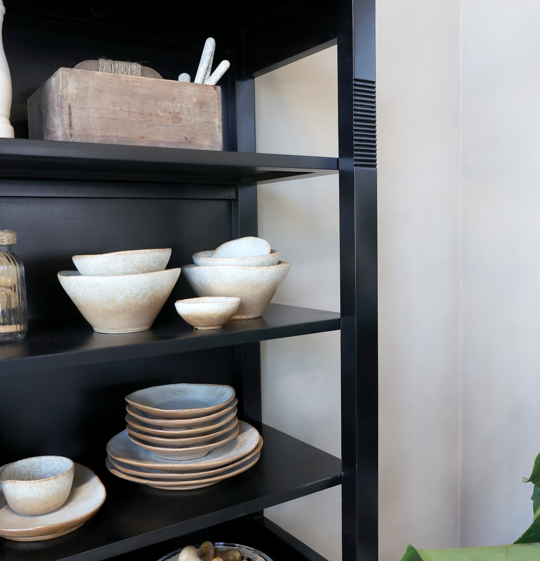 Marseille Skåp Svart Chic Antique (ej för nycklar eller medicin) Vägghyllor som mer är en möbel