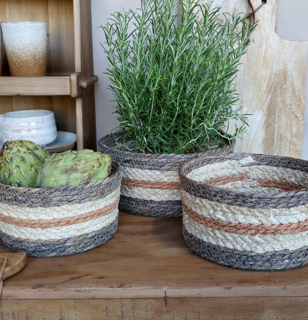 Randiga korgar i sjögräs – Set/3 Förvaring - Övrigt Chic Antique Förvaringslådor och Boxar Förvaringsboxar Porslinsboxar