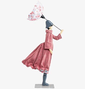 Foto: Figurformad bordslampa med blommig skärm