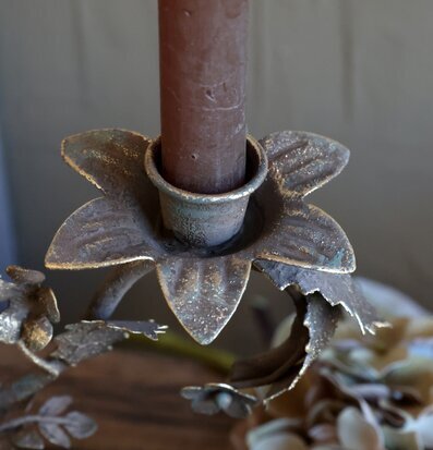 Fransk ljusstake med blomsterdekor Chic Antique Ljusstakar Adventsstakar Ljushållare Ljushyllor