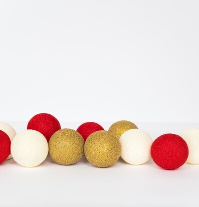 Ljusslinga Christmas Gold 35 från Happy Lights på vit yta