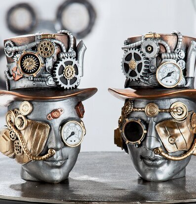 Foto: Steampunk byster i silver med kugghjul, hattar