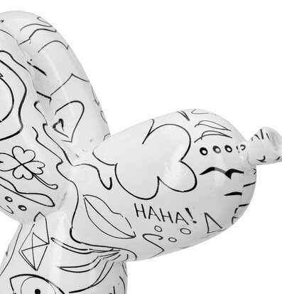Foto: Vit ballonghund med line art och HAHA!-text