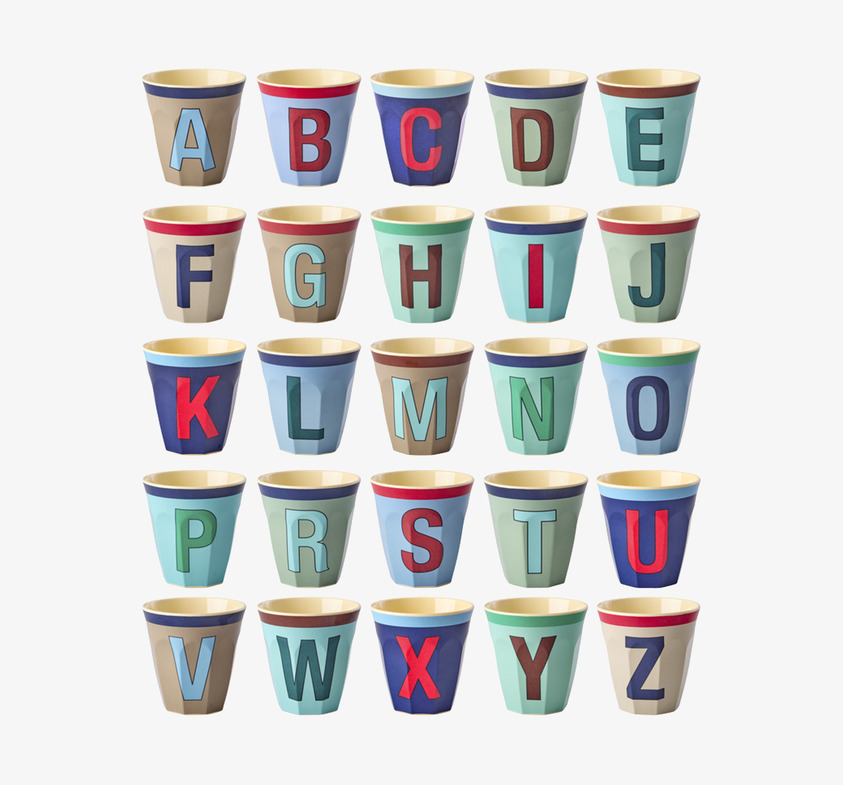 Melaminmugg Alphabet Vintage Blue Rice Melaminmuggar Lattemuggar i melamin Melaminkoppar