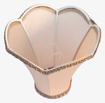 Kronljuslampskärm Elisa Ljus nougat från Kehikkotuote Finland