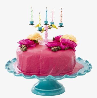 Tårtkandelaber från Rice med färgglada ljus och detaljer