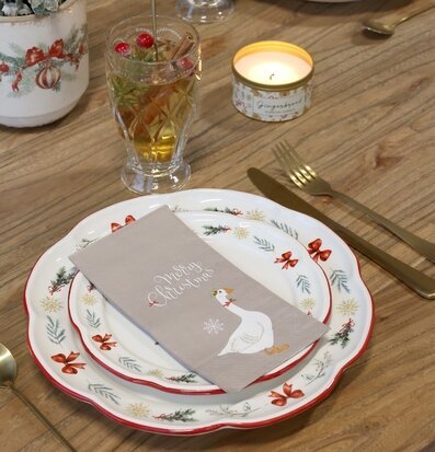 Middagstallrik Chalet de Noël Cherry Ø28 cm Chic Antique Tallrikar Djupa tallrikar (ej skål) Desserttallrikar Assietter