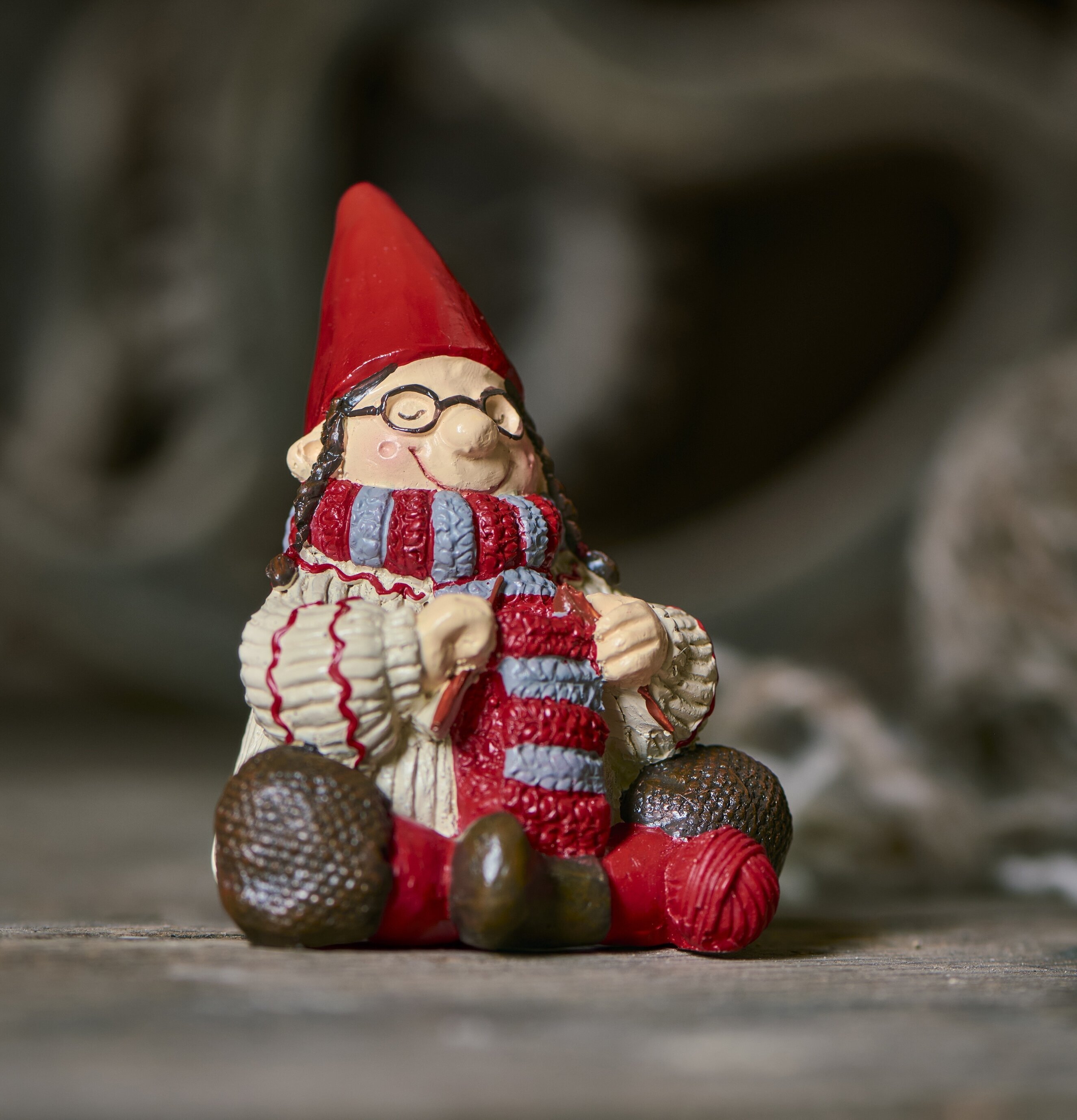 Tomte Ingeborg Som Stickar IB Laursen Statyer, statyetter, figuriner för inomhusbruk eller altaner Ballerinor