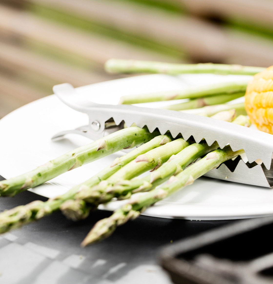 BBQ Grönsaksklämma 2-Pack från Sagaform håller sparris