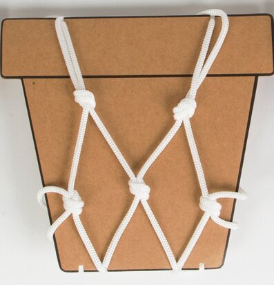 Ampel från Sass & Belle i svart, vitt och grått makramésnöre